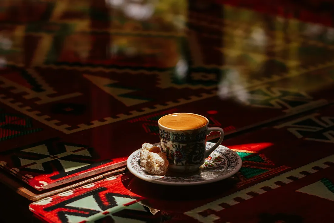 كيف يعيد اقتصاد القهوة في رمضان تشكيل سلاسل الإمداد العالمية